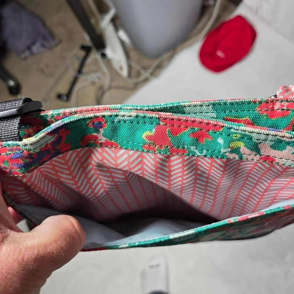 Kavu Keeper Crossbody Bag Rose Garden‎ Floral Print Rope Sling Strap Cotton